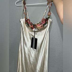 Brand new, got it from selfie Leslie! Ivory dress!